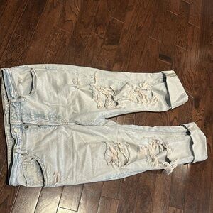 Boyfriend jeans with rips